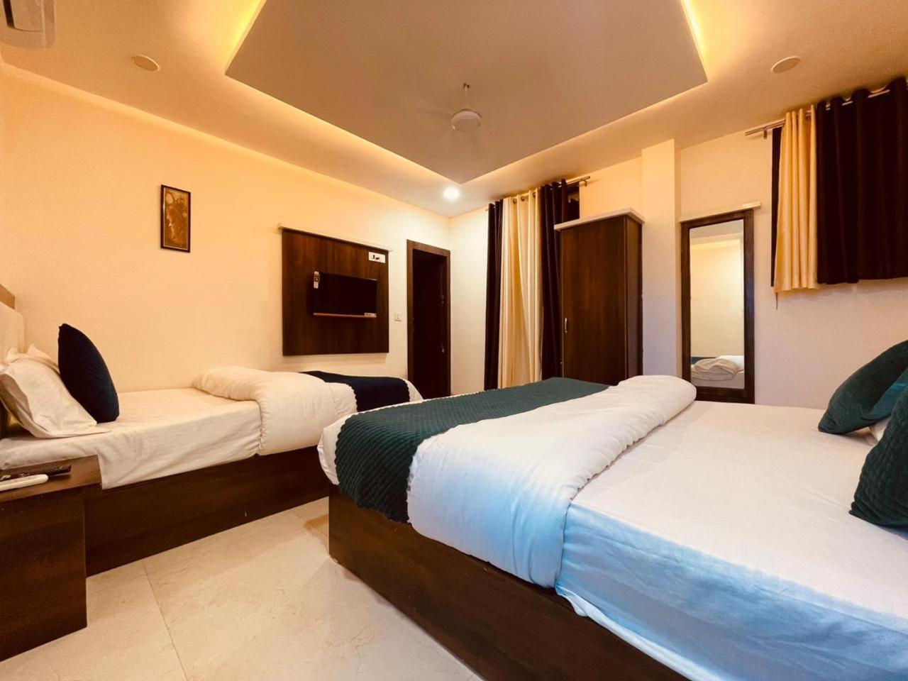 Wooibhotels The Divine Ganga Haridwār Exterior foto
