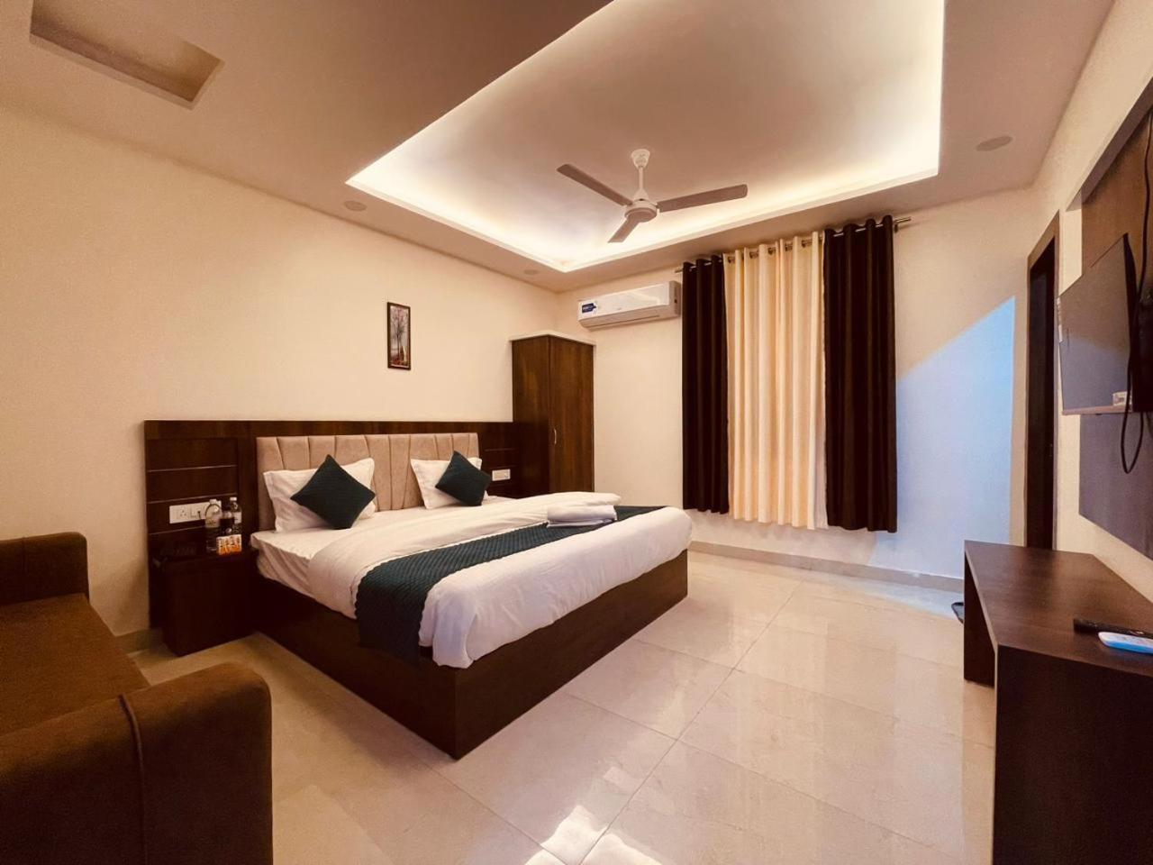 Wooibhotels The Divine Ganga Haridwār Exterior foto