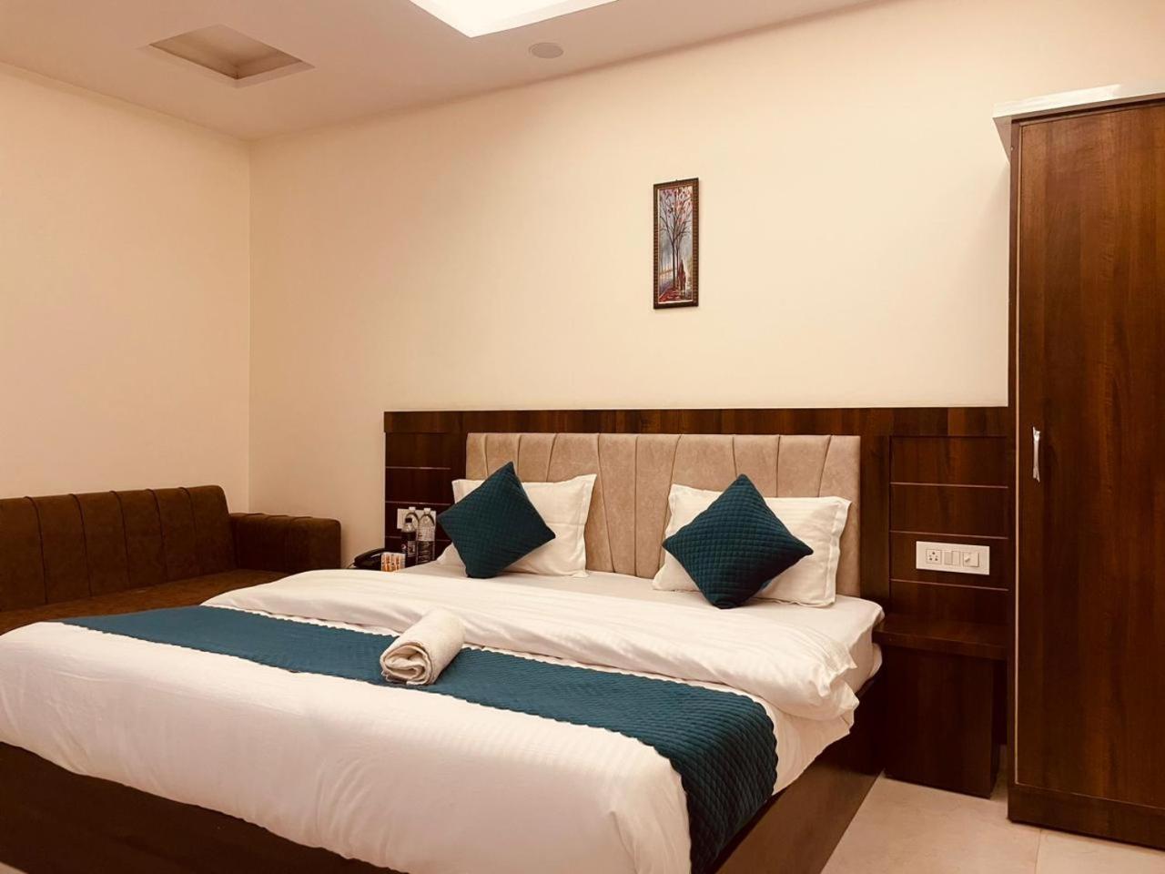 Wooibhotels The Divine Ganga Haridwār Exterior foto